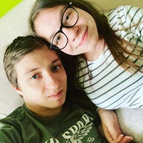 Přítel Moniky Šimků trpí mozkovou obrnou, oba jsou tedy odkázáni na invalidní vozík.