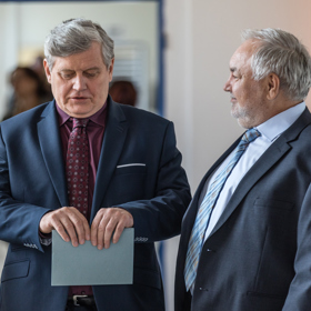 Tonda Hložánek pořád nelibě nese, že mu syn Jirka konkuruje ve volbách.