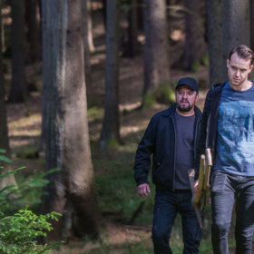 Mára se chce pomstít Jakubovi. Nečekaného spojence najde v Brunovi (Jaroslav Blažek), který s ním má také nevyřízené účty...