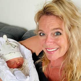 Lucie Benešová je nově babičkou vnučky Melánie.