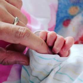 V roce 2021 adoptovala Lucie Macháčková dcerku Charlotte.