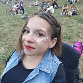 Monice Šimků je 22 let a měří pouhých 93 centimetrů.