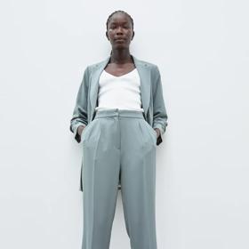 Lichotivé šedozelené kalhoty. H&M, 799 Kč