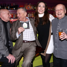 S kamarády to vždycky uměl pořádně rozjet - zleva Josef Somr, Petr Kostka, Tereza Kostková a Stanislav Zindulka.