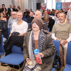 Překvapení vymyslel společně s Yvettou Kornovou režisér seriálu Tomáš Magnusek. Jediný, kdo identitu dětské hvězdy odhalil, byl Jiří Krampol.