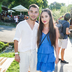 S Adamem Kajumim se Natálka od léta objevuje na společenských akcích, ale vztah za tím hledat nikdo nemá.