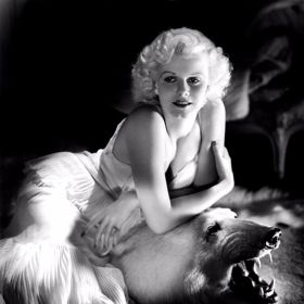 Paul Bern, druhý manžel Jean Harlow, se zastřelil po dvou měsících manželství. Byl totiž stále ženatý s duševně nemocnou Dorothy Millette, kterou finančně podporoval.