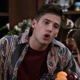 Cody se na nějakou dobu ze seriálu vytratil, protože Sasha Mitchell byl obviněn z domácího násilí. Když bylo obvinění staženo, vrátil se na jednu epizodu zpátky.