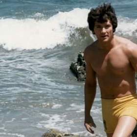 Na film Muž z Atlantidy navázal seriál, který nepřežil první sezonu. Patrick Duffy ale stejně už o rok později dostal roli v legendárním Dallasu.