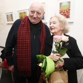 Ač ho od roku 2002 zlobilo zdraví, Somr chodil do společnosti rád. Na snímku s kolegyní Blankou Bohdanovou.