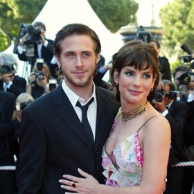 Ryan Gosling a Sandra Bullock spolu strávili jen rok, přesto herec nemůže na okatou brunetku zapomenout. Ta dnes žije s fotografem Bryanem Randallem a má dvě adoptivní děti. Ryan Gosling je spokojený s manželkou, herečkou Evou Mendes. Společně vychovávají dvě děti.