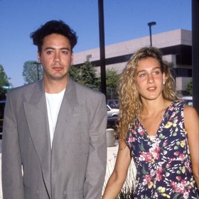 Tohle mohla být velká láska, ale všechno pohřbily drogy. Sarah Jessica Parker přiznala, že s Robertem Downeyem juniorem vydržela osm let jen proto, že se bála, že se jinak předávkuje. Dnes je šťastně vdaná za kolegu Matthewa Brodericka, s nímž má tři děti. Stejný počet potomků vychovává také Robert, který se v roce 2005 oženil s producentkou Susan Levin.