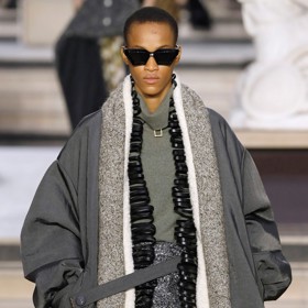 Vrstvení z přehlídky Louis Vuitton AW 22.