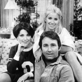 První velkou hereckou příležitostí Susanne Somers byl sitcom Three's Company, který pojednával o trojici single spolubydlících. Hrála v něm naivní blondýnu.