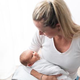 Kojení je tím nejlepší startem do života dítěte. Jak s ním začít, nám prozradila laktační poradkyně Zdeňka Nosková. 