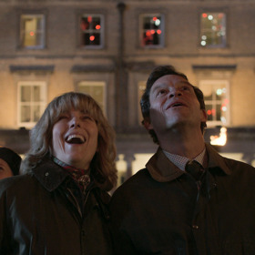 Camillu Parker Bowles, která se v minulosti dočkala nelichotivých přezdívek typu radioaktivní milenka, babochlap a rotvajler, ztvárnila Olivia Williams.