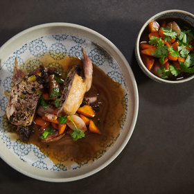 Najdete zde například plněnou křepelku. 