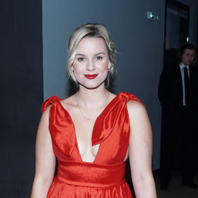 Herečka Patricie Pagáčová zazářila v perfektním výčesu, který dal předním pramenům vlasů šanci skvěle zazářit.