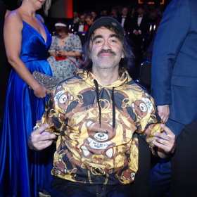 Jakub Kohák je známý recesista a provokatér, kterého si ve smokingu dokáže představit málokdo.