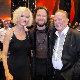 Karin Babinská, Richard Krajčo a Petr Janda - jediný, kdo z tohoto trojlístku splnil dress code, je známá režisérka. 