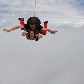 Hanka přiznává, že je dobrodruh, který rád zkouší nové věci. Cizí jí nikdy nebyly ani adrenalinové sporty, v roce 2009 například v USA skočila s padákem z letadla. Díky této šťastné povaze pro ni verdikt, že má rakovinu, nebyl zdrcující.