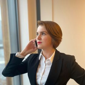 Před onemocněním rakovinou pracovala Hana Samsonova jako vedoucí pobočky v pojišťovně.