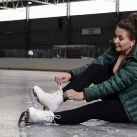 Ke svému koníčku se před lety znovu vrátila například v Popelce na ledě. 