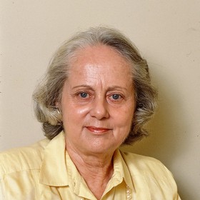 Jean Harris, ředitelka slavné Madeira School For Girls ve Virginii, udržovala dlouhých 14 let milenecký vztah se známým kardiologem Hermanem Tarnowerem. I když to vlastně nebyl milenecký vztah v pravém slova smyslu. Herman, coby svobodný mládenec, netoužil po svatbě. Zachtělo se mu však o dvacet let mladší ženy. Jean to neunesla a zastřelila ho.