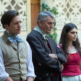 Leona Skleničková říká, že si více než v pohádce toužila zahrát v historickém filmu. A vlastně se jí to podařilo.