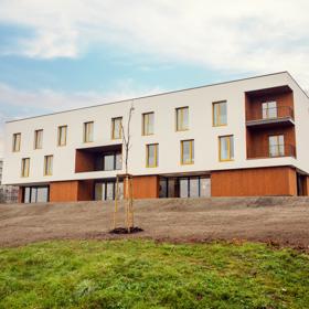 Dům Ronalda McDonalda stojí v centru Fakultní nemocnice Motol.