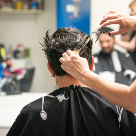 ...a zbavil se svého culíku.