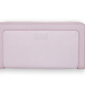 Peněženka vyrobená v Itálii z ananasové kůže vypadá nádherně a má skvělou odolnost. Nuuwai.com, 75 eur