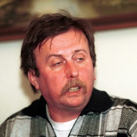 Ludwig Koch, žalem zdrcený tatínek unesené Nataschy Kampusch, na jedné z prvních tiskových konferencí.