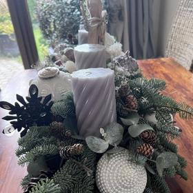 Takhle krásné věnce vyrábí tchyně Simona. Vendula už se těší, jaký věnec jim letos daruje.