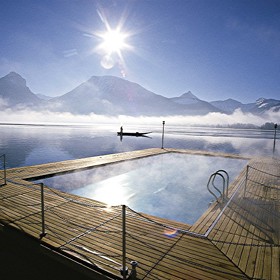 Legendární hotel Im Weissen Rössl (U bílého koníčka) nabízí unikátní jezerní spa.