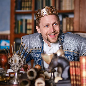 Tomáš Klus se tentokrát představí v roli krále.