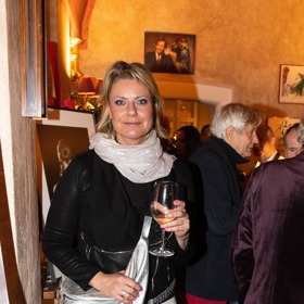 Mariku jsme nedávno potkali na křtu kalendáře Proměny 2023, kde nás sama zaujala výraznou proměnou.