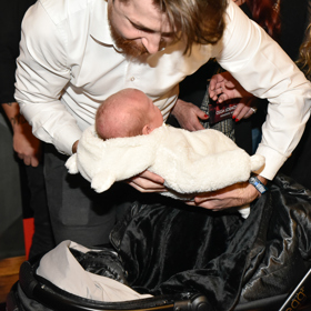 Celou dobu na ni dohlížel tatínek, hokejista Jan Krégl.