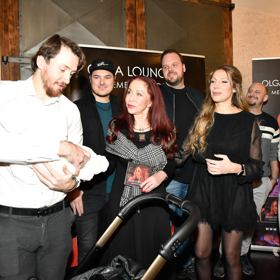 Dcerka byla pochopitelně středem pozornosti.