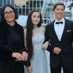 Ester se nedávno objevila s mámou na premiéře muzikálu Fantom opery, kam ji doprovodil její přítel.