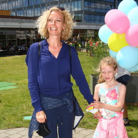 Kristina Kloubková prý s dcerou nedávno pekla také svatební koláčky.