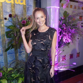 Kolekci Pebbles vévodí tmavší odstíny.