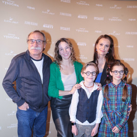 V seriálu Jedna rodina si Lotti zahraje po boku ostřílených herců.