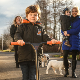 Rocker Pepa Vojtek má doma mediální hvězdu - desetiletý syn Adam hraje v seriálu Ordinace v růžové zahradě syna doktora Hanáka.