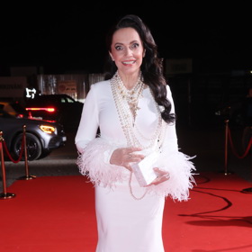 Lucie Bílá v roce 2022 zazářila v bílé róbě od návrhářského dua Poner.