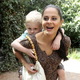 Moderátorka Laďka Něrgešová udržuje bramborový salát čerstvý tak, že jej skladuje v chladu a majonézu přidává až těsně před konzumací.