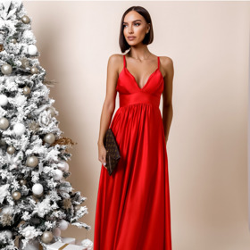 Také v těchto sytě červených šatech budete středem pozornosti nejen u vánočního stromečku. Erika Fashion, 799 Kč