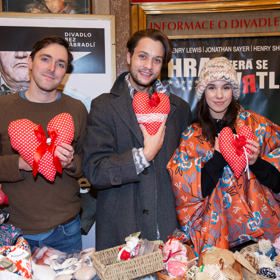 Na vánočním trhu si lidé mohli zakoupit suvenýry, jejichž výtěžek putoval Nadačnímu fondu Slunce.