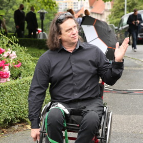 Jan Potměšil je ženatý a s manželkou Radkou mají dvě děti.