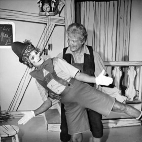 "Nikdy nenechte mima mluvit. Nebude chtít přestat."